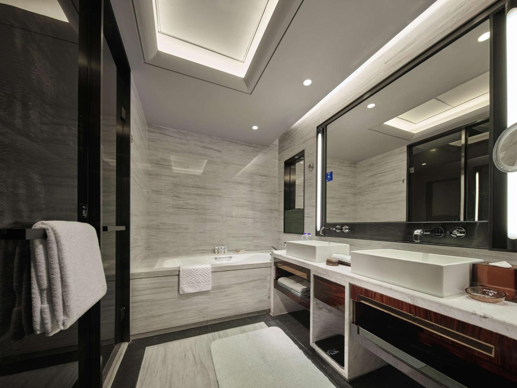 Hilton Shenzhen Shekou Nanhai Exteriör bild